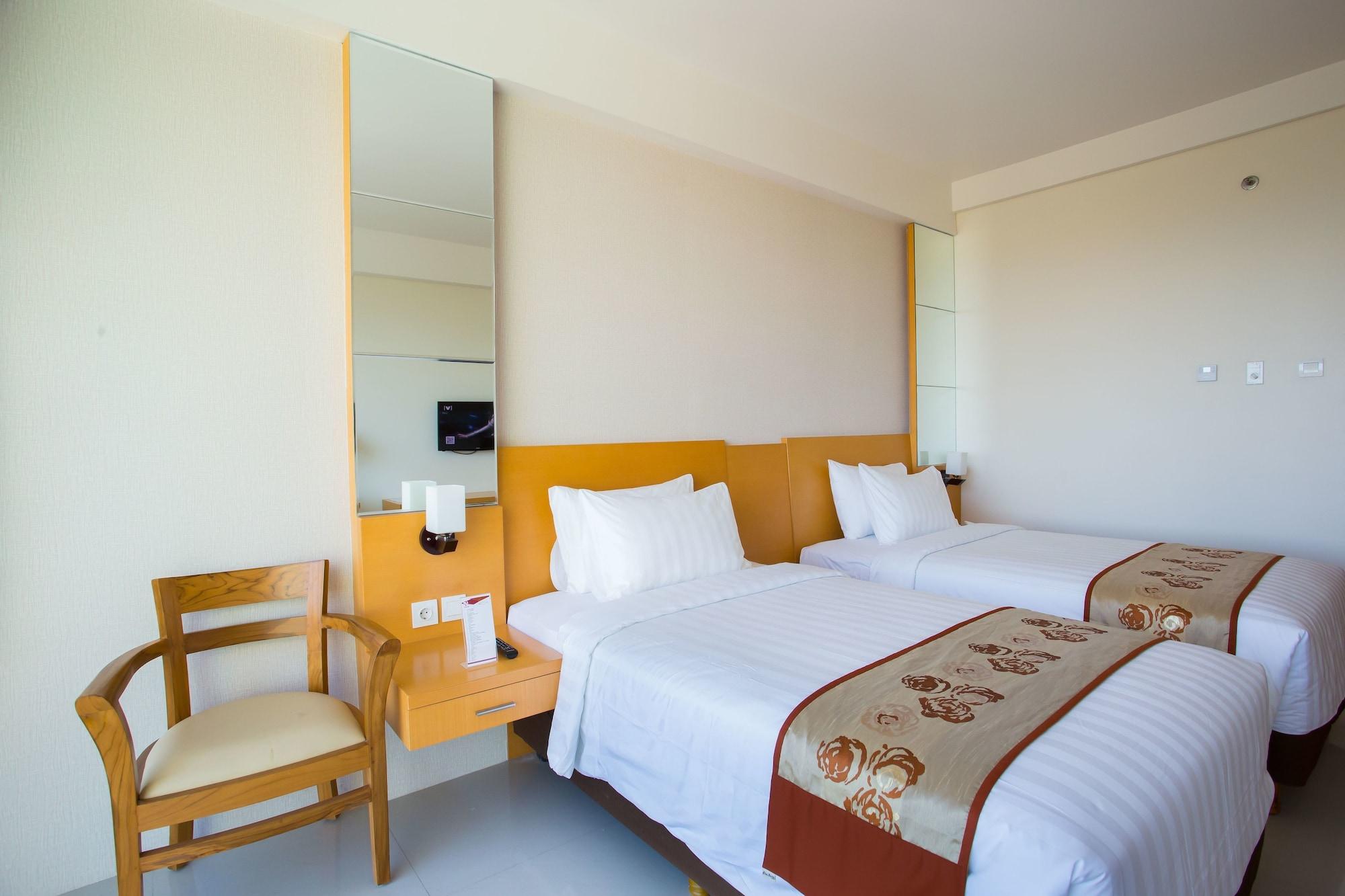 Golden Palace Hotel Lombok Mataram Esterno foto