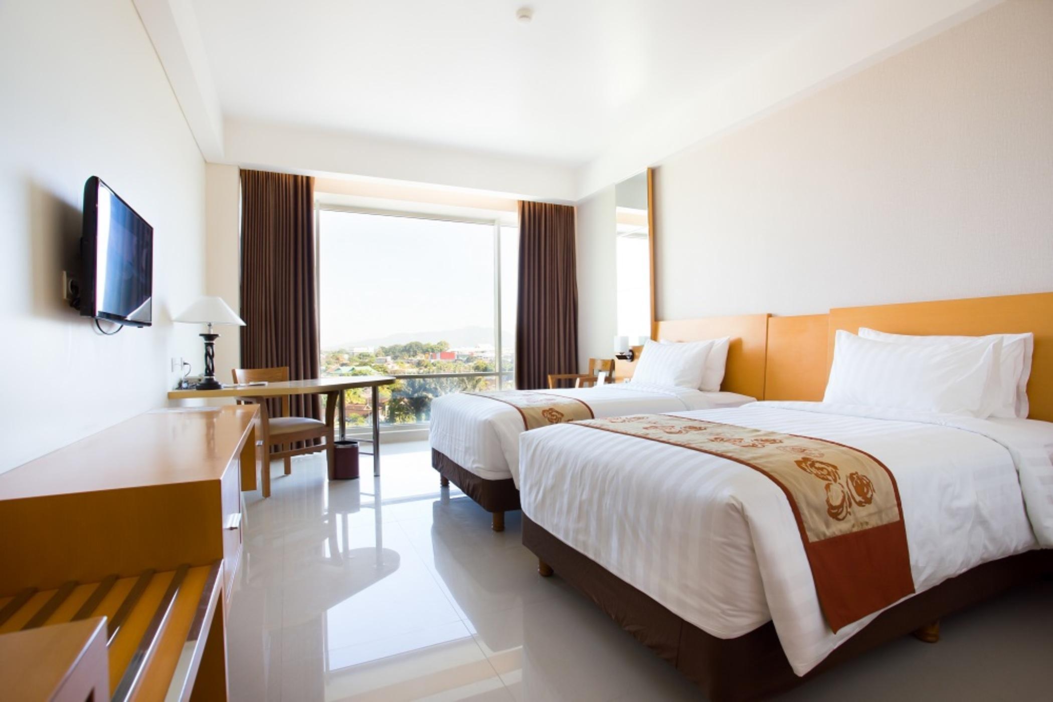 Golden Palace Hotel Lombok Mataram Esterno foto