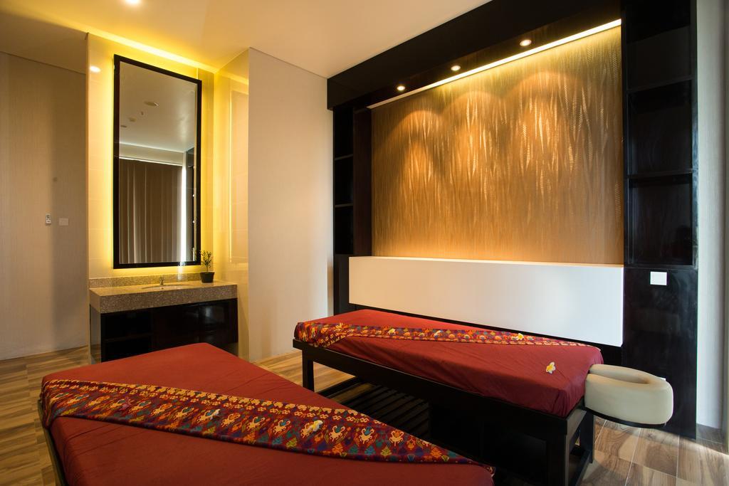 Golden Palace Hotel Lombok Mataram Esterno foto