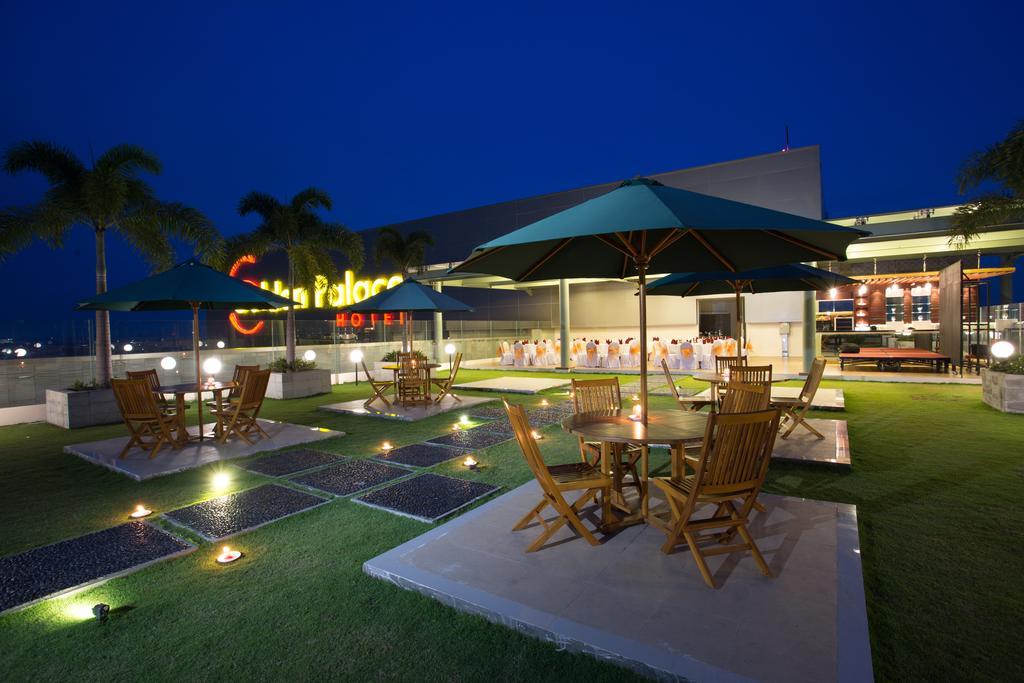 Golden Palace Hotel Lombok Mataram Esterno foto