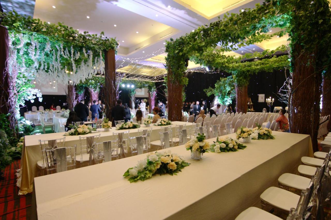 Golden Palace Hotel Lombok Mataram Esterno foto